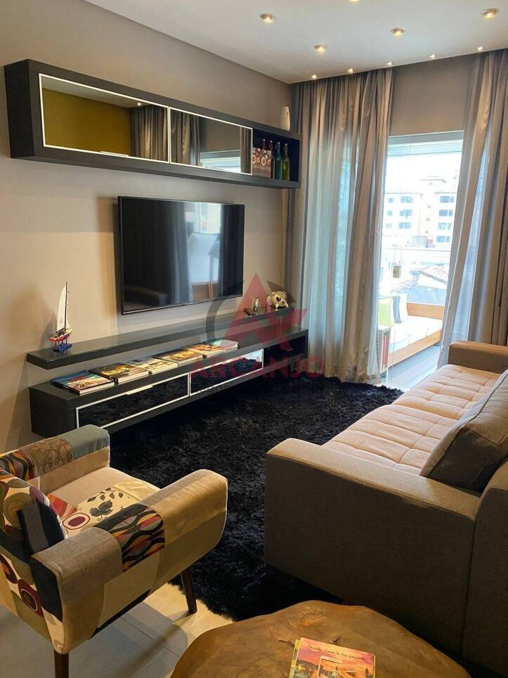 Apartamento à venda com 2 quartos, 70m² - Foto 2