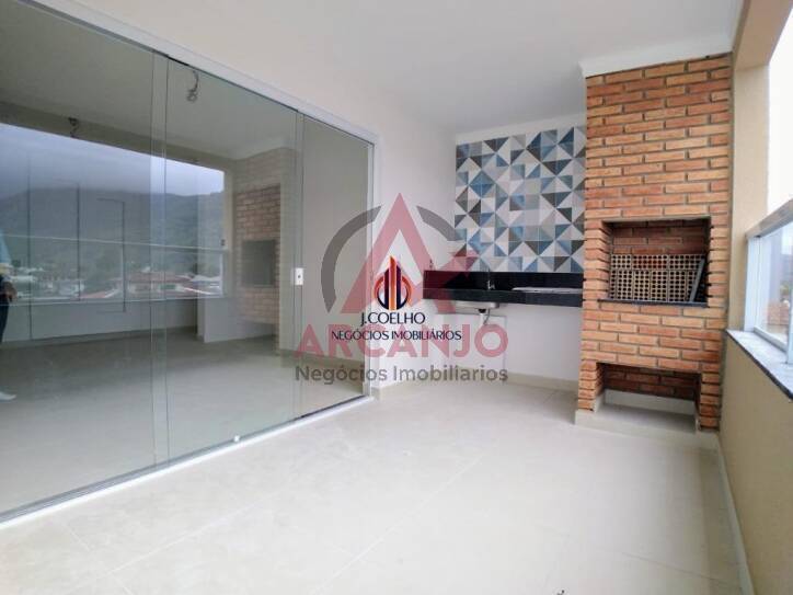 Apartamento à venda com 3 quartos, 130m² - Foto 1