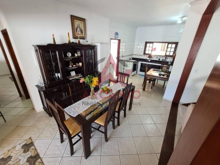 Casa à venda com 4 quartos, 300m² - Foto 25