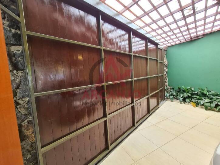 Casa à venda com 4 quartos, 300m² - Foto 41