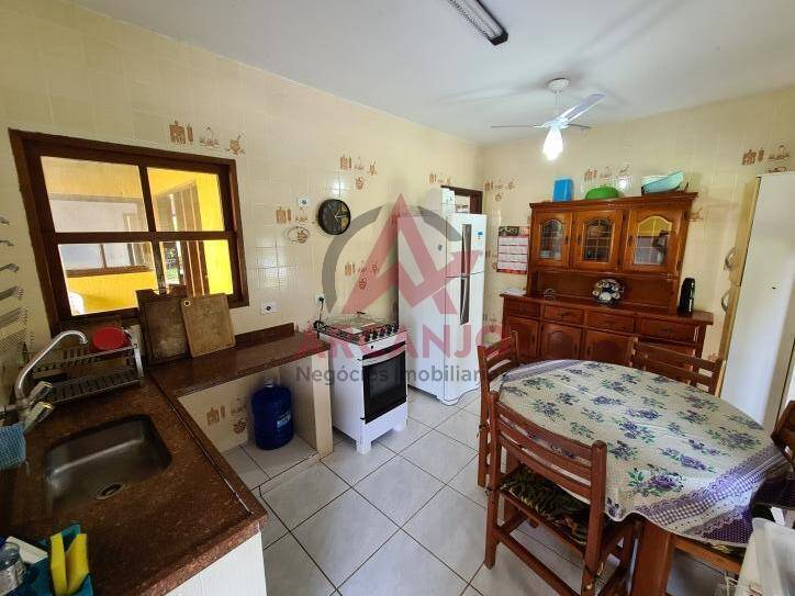 Casa de Condomínio à venda com 5 quartos, 300m² - Foto 9